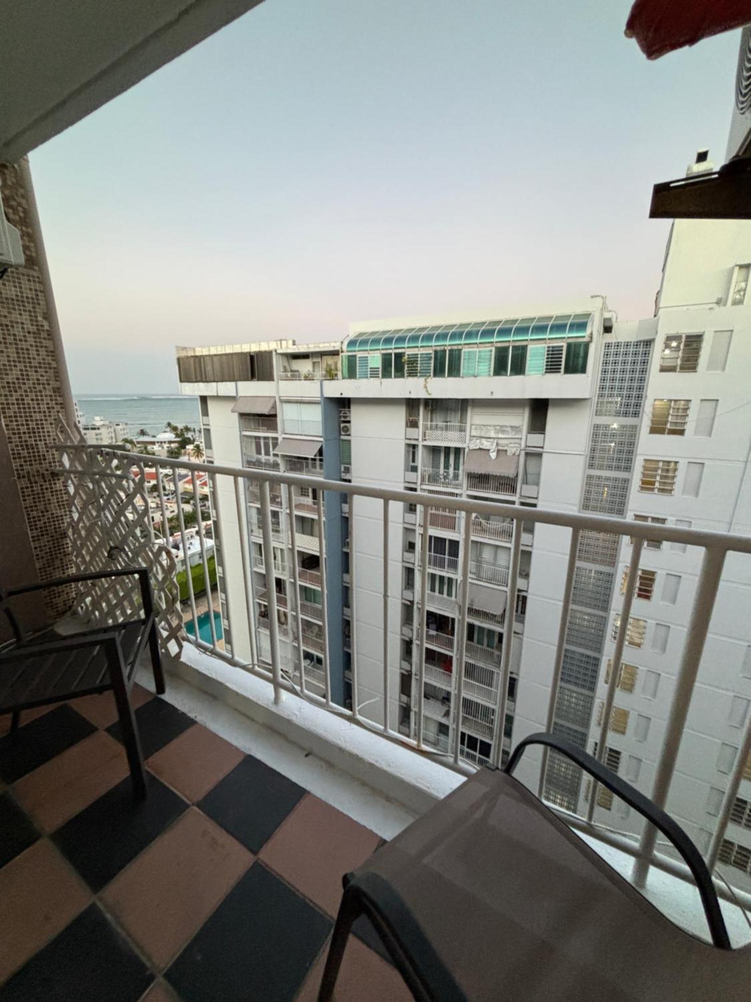Isla Verde Modern Apartment With Pool サンジョアン エクステリア 写真