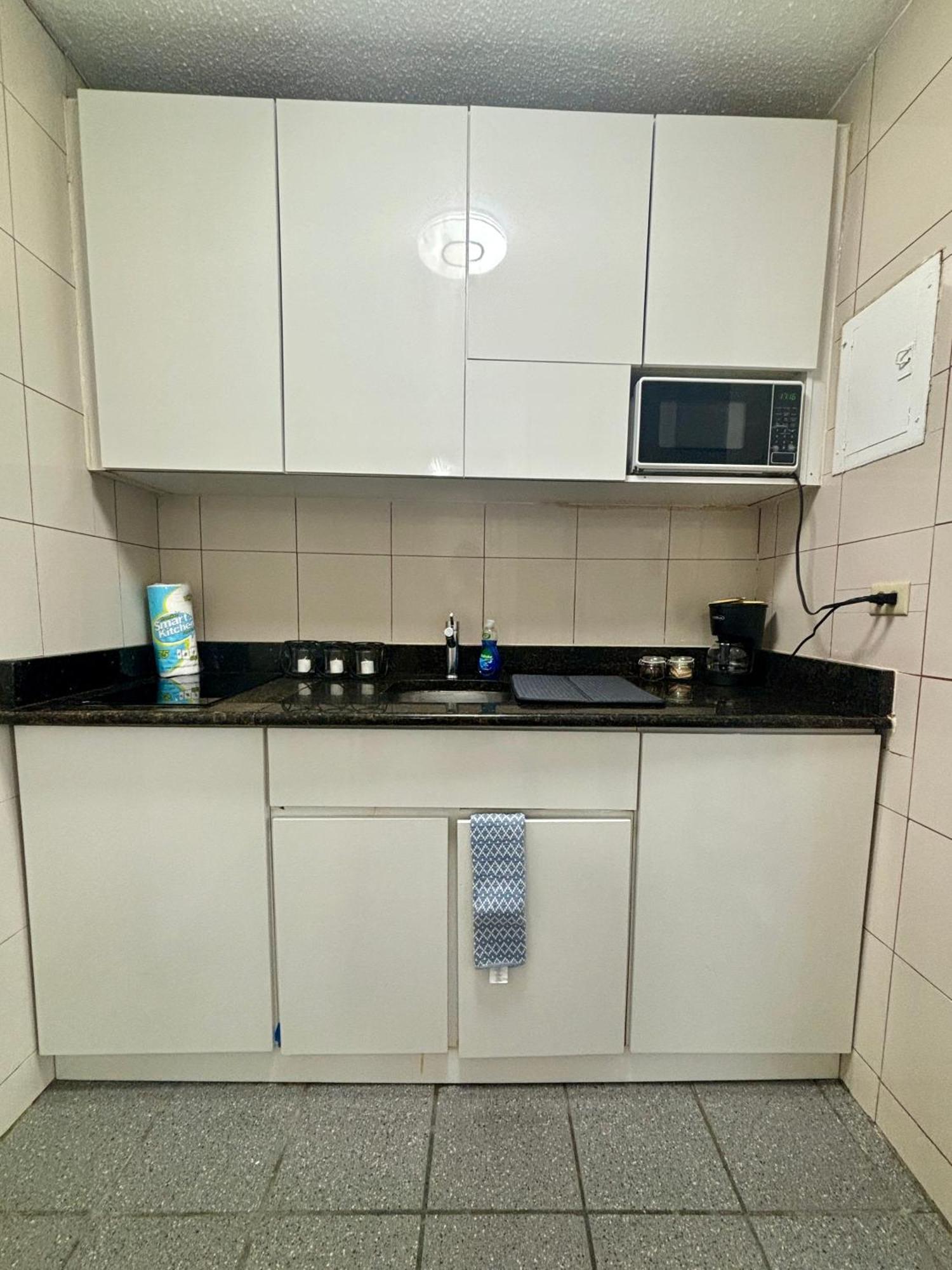 Isla Verde Modern Apartment With Pool サンジョアン エクステリア 写真