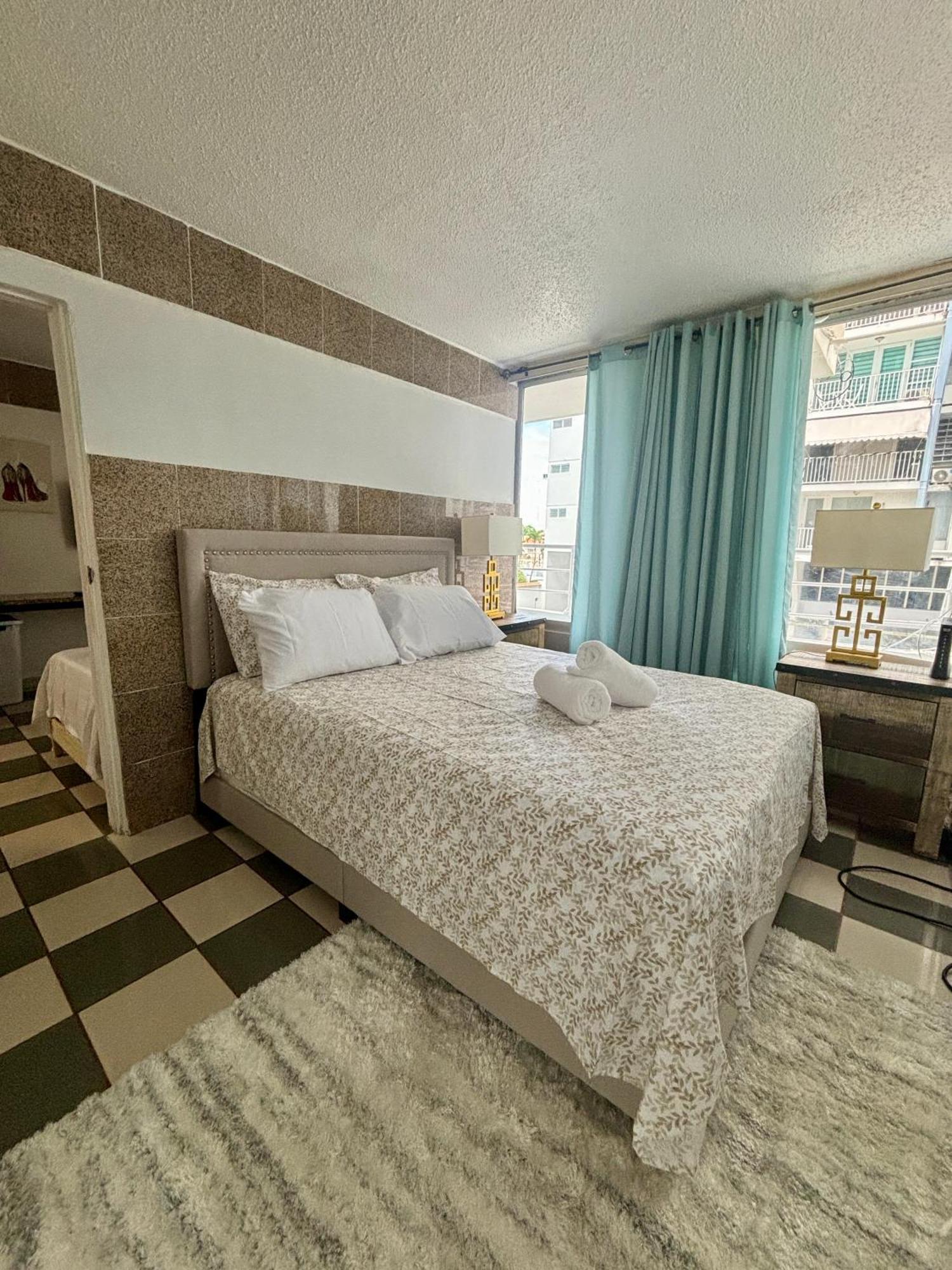 Isla Verde Modern Apartment With Pool サンジョアン エクステリア 写真