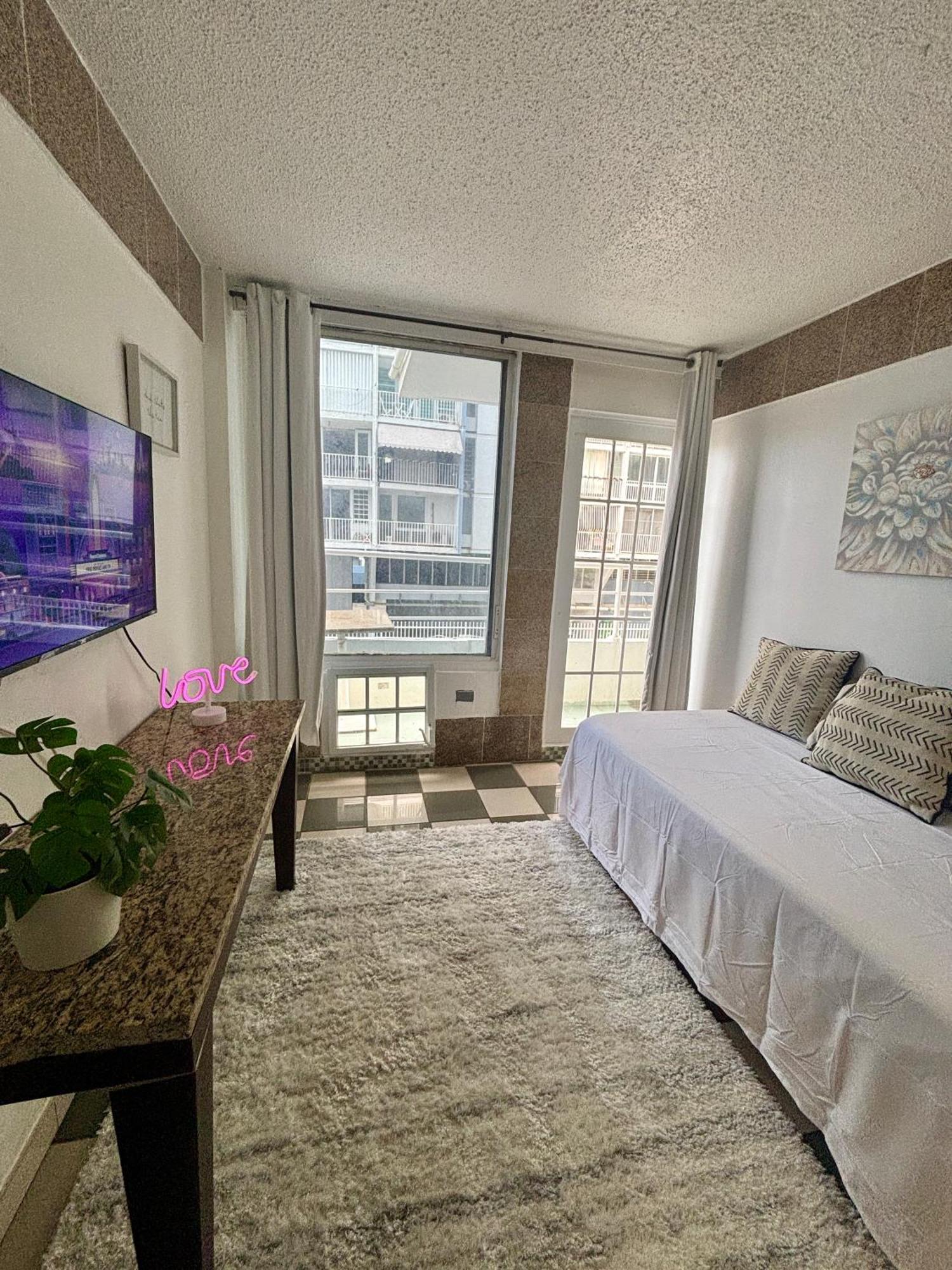 Isla Verde Modern Apartment With Pool サンジョアン エクステリア 写真